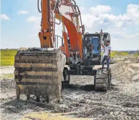  ??  ?? Estado de las obras de la terminal en la Plataforma Logística, el viernes.