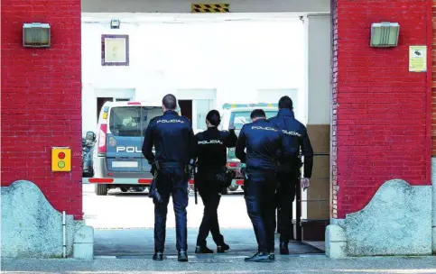  ?? EFE ?? Imagen de agentes de la Policía Nacional en Cataluña