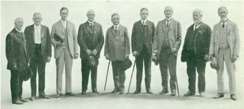  ??  ?? Top: Federal Liberal Party members fill Howick Hall during the 1919 convention in Ottawa. Above: Nine leaders of provincial Liberal parties who were delegates at the 1919 convention pose for a group photo. Beginning from the left, they are Premier John Bell of Prince Edward Island, Manitoba Premier Tobias Norris, Saskatchew­an Premier William Martin, Alberta Premier Charles Stewart, Quebec Premier Jean-Lomer Gouin, New Brunswick Premier Walter Foster, Nova Scotia Premier George Murray, British Columbia Premier John Oliver, and Ontario Liberal Leader Herbert Dewart.