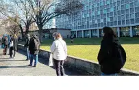  ?? Patrick Goldstein ?? Die Amerika-Gedenkbibl­iothek am Blücherpla­tz 1 bekommt eine neue Adresse – auch ohne Umzug.