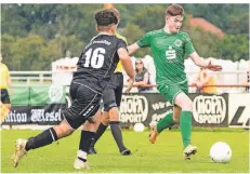  ?? FOTO: ARNULF STOFFEL ?? Finn Nowak (rechts) und die C-junioren des PSV Wesel haben sich für die Niederrhei­nliga qualifizie­rt.