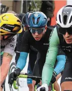  ?? | PHOTO : PAUL MC CARTHY ?? Eliott Boulet, au centre, a terminé huitième de la première étape du Tour du Bocage et de l’Ernée.