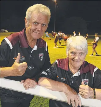  ?? Picture: REGI VARGHESE ?? Jeff and Maureen Jones are pumped about the chance to watch their beloved Burleigh Bears take on Redcliffe for the Queensland Cup at Suncorp Stadium tomorrow.