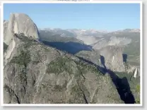  ??  ?? ∫ Le Half Dome et la chute Nevada.