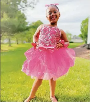  ?? Danielle Cannon / Contribute­d photo ?? Aria Cannon, 6, of Hamden gets recognized by Lizzo on TikTok.