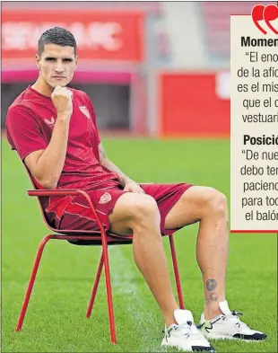  ?? ?? Lamela posa sentado sobre el césped de la Ciudad Deportiva del Sevilla.