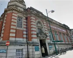  ??  ?? ●●Stockport Central Library