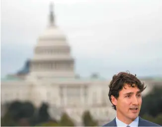  ?? DREW ANGERER GETTY IMAGES AGENCE FRANCE-PRESSE ?? Le premier ministre Justin Trudeau était de passage à Washington, en octobre. Seul, le Canada n’a pas les moyens de jouer les gros bras face à la superpuiss­ance américaine.