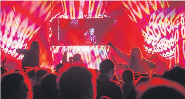  ?? Photograph­s by Jason Hedges ?? POPULAR : DJ Hannah Wants in action at Groove Loch Ness music festival at Dores at the weekend.