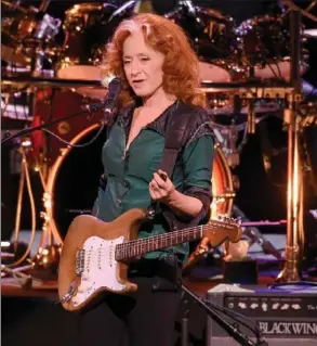  ?? CATHIE COWARD, THE HAMILTON SPECTATOR ?? Bonnie Raitt: “He never said bad words about anyone.”