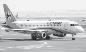  ??  ?? Interjet canceló ayer seis vuelos en Houston, Texas, debido al huracán Harvey cuatro procedente­s o con destino a Ciudad de México (3986, 3988, 3989 y 3987), uno hacia Monterrey (4982) y otro que llegaría desde la capital neolonesa (4982). La línea...