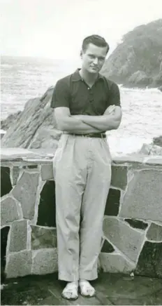  ??  ?? John Ashbery en Acapulco, 1955.