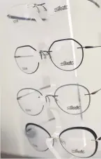  ??  ?? High-end The thief is targeting rim-less Silhouette glasses
