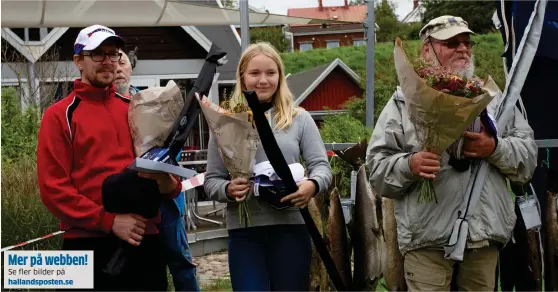  ?? Bild: CARINA NILSSON ?? VINNANDE TRIO. Rofoldo Rodde, längst till höger, Anne Katrine Corfitz och Matti Andersson fångade Lagans största laxar.