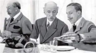  ?? RAMÓN ALBA ?? Dato (centro) y Alfonso XIII (derecha), en un almuerzo en 1915