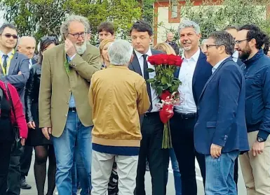  ??  ?? L’ex premier ed ex sindaco di Firenze Matteo Renzi ieri a Cavriglia