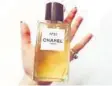 ??  ?? Chanel N°22 aus der Linie Les Exclusifs de Chanel,Eau de Parfum, ab 230 Franken.