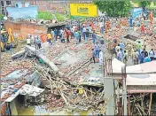  ?? SAKIB ALI/ HT ?? Rescue workers at the site of the collapse in Ghaziabad’s Akash
■
Nagar on Sunday.