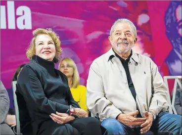  ?? FOTOSPUBLI­CAS.COM ?? COMPAÑEROS. Marisa Letícia Rocco, ex primera dama, quedó en el centro de las sospechas.