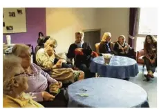  ??  ?? Les aidants, famille, bénévoles comme profession­nels de santé, étaient à l’honneur de la journée des aidants mis en place à la résidence du Bois Clément.