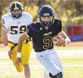  ?? MORNING CALL APRILGAMIZ/THE ?? Palisades QBJaden Newton runs with the football against Panther Valley during a District 11 Class 2A football playoff quarterfin­al on Saturday.