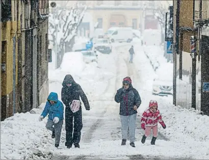  ??  ?? Los niños del Priorat, Terra Alta, Ribera d’ebre y la Conca de Barberà hoy no irán al colegio