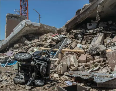  ?? Foto: Willi Effenberge­r ?? Eine der Schlafbara­cken der Pressestel­le nach dem türkischen Bombenangr­iff. In Qaracox waren auch viele Verwundete untergebra­cht.