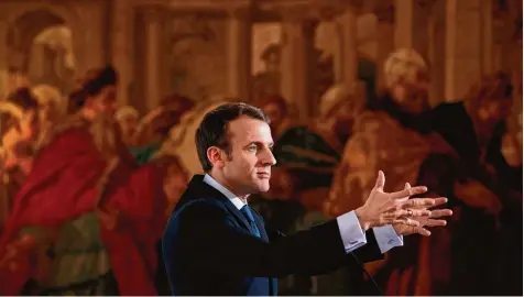  ?? Foto: Yoan Valat, afp ?? Frankreich­s Präsident Emmanuel Macron weiß, wie er mit Inszenieru­ngen Wirkung entfalten kann.