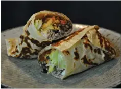  ?? MIKKEL KROGH ?? Mexicanerk­lassikeren burrito sad lige i skabet.FOTO: