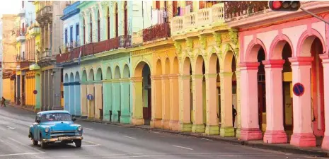  ?? CONTRIBUTE­D PHOTO: ?? BACK IN TIME: The 1950s cars and colourful buildings will make you feel like you stepped straight into a photograph.