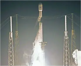  ??  ?? A SpaceX Falcon 9 rocket lifts off from Launch Complex 40 on Thursday at Cape Canaveral, Fla. [CRAIG BAILEY/FLORIDA TODAY VIA THE ASSOCIATED PRESS]