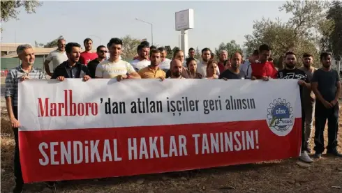  ?? ?? Marlboro işçileri sendika haklarını kullandıkl­arı için işten atılmıştı. (Fotoğraf: Eda Aktaş/evrensel)