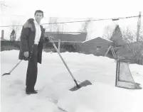  ?? THE CANADIAN PRESS FILE PHOTO ?? Walter Gretzky with a shovel on his iconic backyard rink is perhaps the ultimate Canadian Heritage Minute.