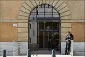  ?? (Photo doc Luc Boutria) ?? L’entrée du Palais Monclar à Aix-en-Provence.