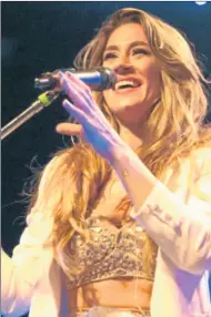  ??  ?? MUNDIALES. Tini Stoessel dio más de veinte conciertos en Europa y cantó ante 40 mil personas en Mar del Plata. Karol Sevilla tiene 479 millones de visitas en YouTube, y Jimena Barón la rompe con su hit La tonta. Lali Espósito, entre las más populares...