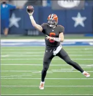  ?? VERNON BRYANT / TNS ?? Browns quarterbac­k Baker Mayfield throws against the Cowboys on Sunday.