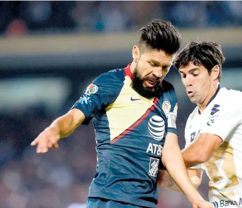  ??  ?? Duelo peleado en el Estadio Universita­rio, en donde Pumas y América empataron a uno