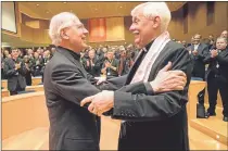  ?? Prensa Jesuitas ?? El padre Nicolás con su sucesor, el padre Arturo Sosa