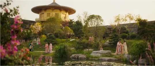  ??  ?? Top: A major environmen­t build for Image Engine was the tulou that Mulan grows up in