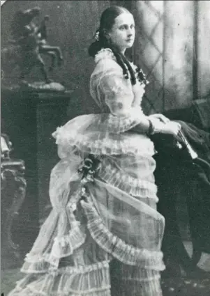  ?? HAMILTON SPECTATOR FILE PHOTO ?? A Hamilton woman in 1867, if she did her own housework, would start off with a morning dress or wrapper, floor length, worn without hoops. Bustles become the fashion rage shortly after Confederat­ion. 1800s.