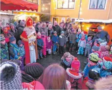  ?? FOTO: BAUCH ?? Der Nikolaus schaute in Adelmannsf­elden vorbei.