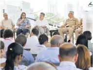  ??  ?? El director del Instituto Colombiano de Antropolog­ía e Historia, Ernesto Montenegro; la ministra de Cultura, Mariana Garcés, y el presidente Juan Manuel Santos.