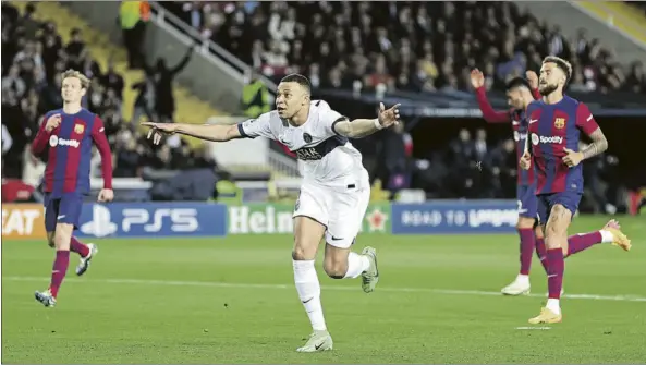  ?? FOTO: GETTY ?? Mbappé entró muy excitado al túnel de vestuarios después de haber marcado los dos goles que eliminaban al Barça de la Champions