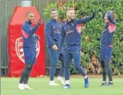  ?? REUTERS ?? Arsenal players during a training session ahead of their Europa League match against Sporting Lisbon.