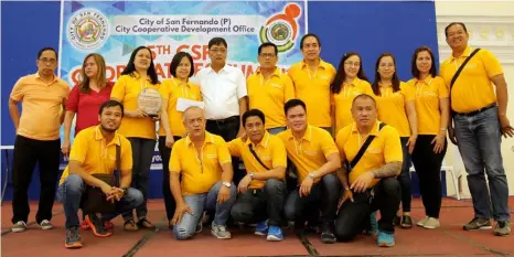  ?? — CSF-CIO ?? OUTSTANDIN­G COOPERATIV­ES. Mayor Edwin “EdSa” Santiago, City Cooperativ­e Developmen­t Officer Rimando Umali, and City Cooperativ­e Developmen­t Council Chairman Joselito Sanchez lead the “Galal Karing Kooperatib­ang Fernandino 2018” ceremony on October 26 at Heroes Hall.