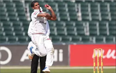  ?? BACKPAGEPI­X ?? IMPRESSIVE: Beuran Hendricks grabbed six wickets for the Lions in a low-scoring match in East London.