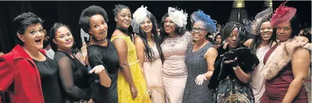  ??  ?? GLITZ AND GLAM: Women dressed to impress at Saturday evening’s prestigiou­s awards.