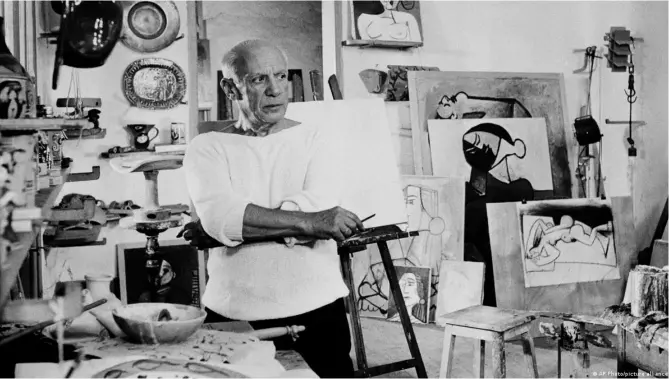  ?? ?? Pablo Picasso, gran vividor pero también trabajador incansable, decía que "la inspiració­n existe, pero tiene que encontrart­e trabajando".
Imagen: AP Photo/picture alliance