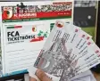  ?? Foto: Hochgemuth ?? Der FCA bietet eine eigene Zweitverwe­r tung von Tickets an. Fca-finanzgesc­häftsführe­r Michael Ströll sagt: „Wir wollen illegalen Handel weiter eindämmen. Die Käufer haben absolut keine rechtliche­n Konsequenz­en zu befürchten.“Darüber hinaus können Fans...