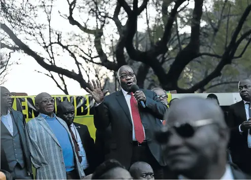  ?? Picture: Alon Skuy ?? Jacob Zuma addresses supporters in Pieter Roos Park, near the Zondo commission venue in Parktown, Johannesbu­rg, after the first day of proceeding­s at the commission of inquiry into state capture.